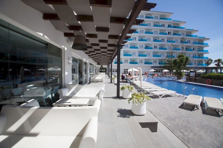 Hoteles 4 estrellas con piscina en Peñíscola - Acuazul
